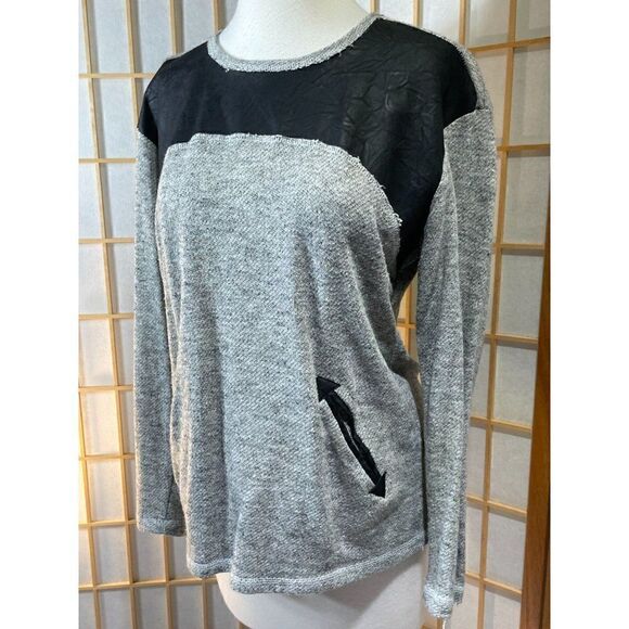 Democracy Sm Distressed Knit Top - Picture 11 of 15